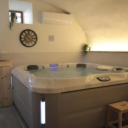 De Charme De Gamme Avec Jacuzzi Et Sauna Privatifs * Donzère